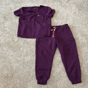 Figs Women's Purple Scrub Set